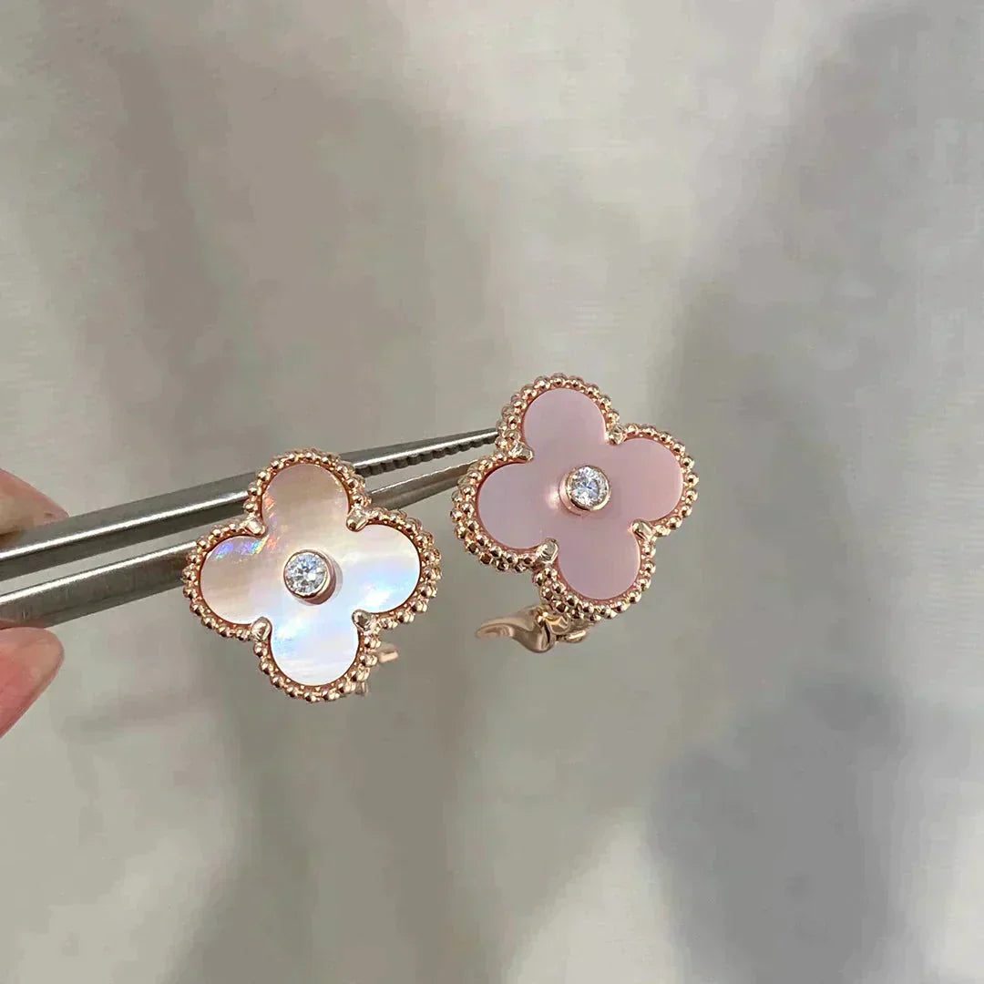 [Lunabriance]CLOVER MEDIUM 1 MOTIFS  PINK MOP DIAMOND EARRINGS