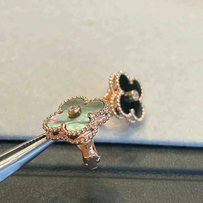 [Lunabriance]CLOVER MEDIUM 1 MOTIFS GRAY MOP  DIAMOND EARRINGS