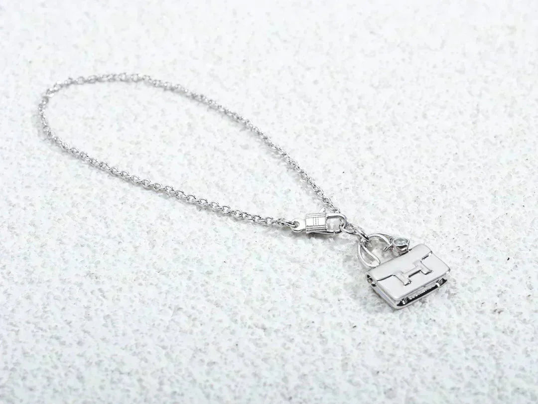 [Lunabriance]AMULETTE PEDANT SILVER NECKLACE