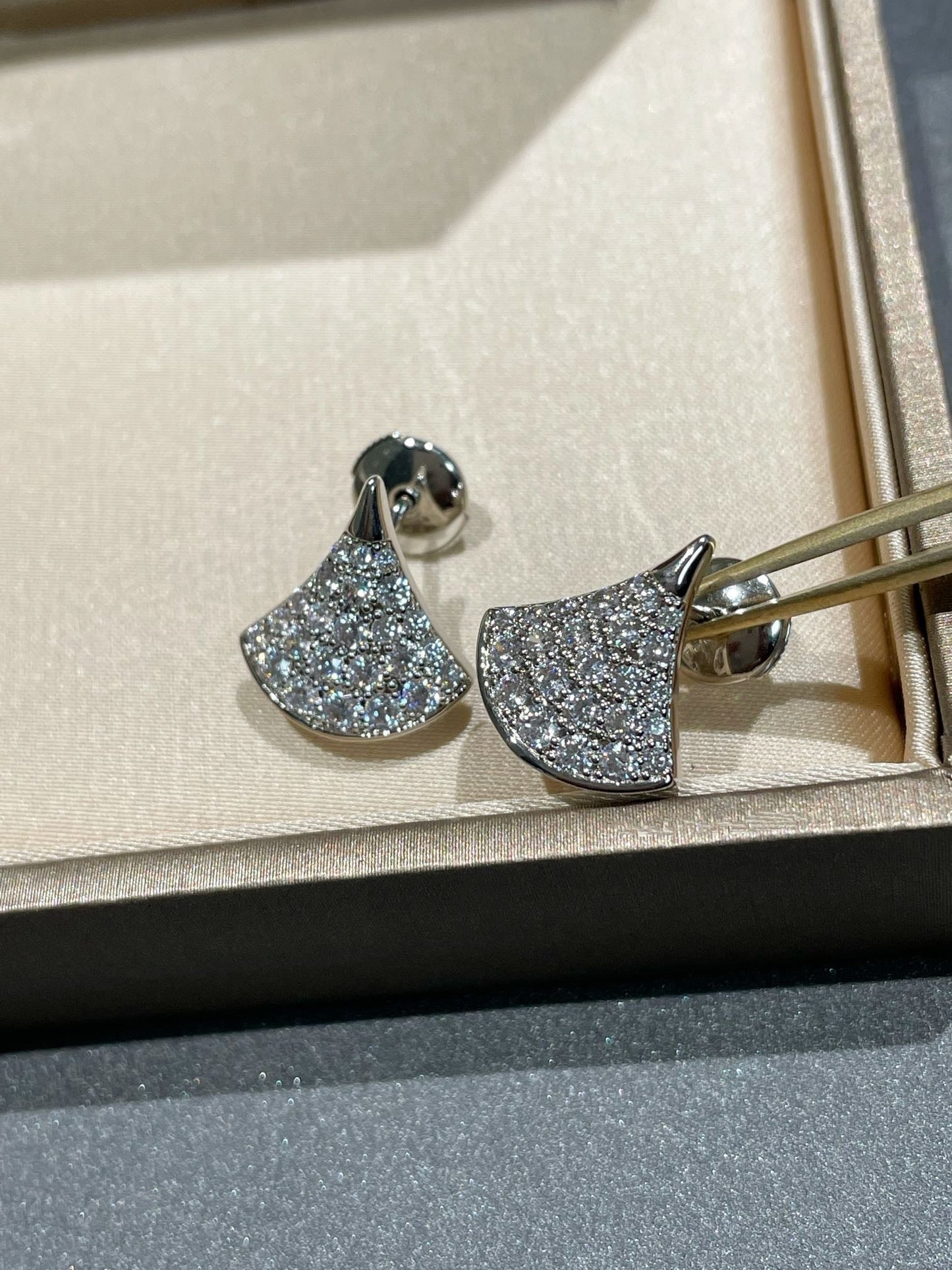 [Lunabriance]DREAM STUD EARRINGS DIAMOND