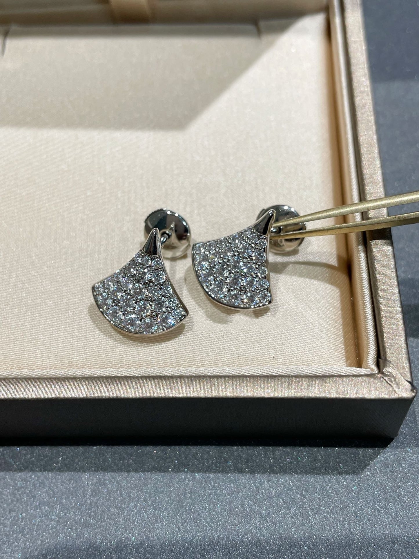 [Lunabriance]DREAM STUD EARRINGS DIAMOND