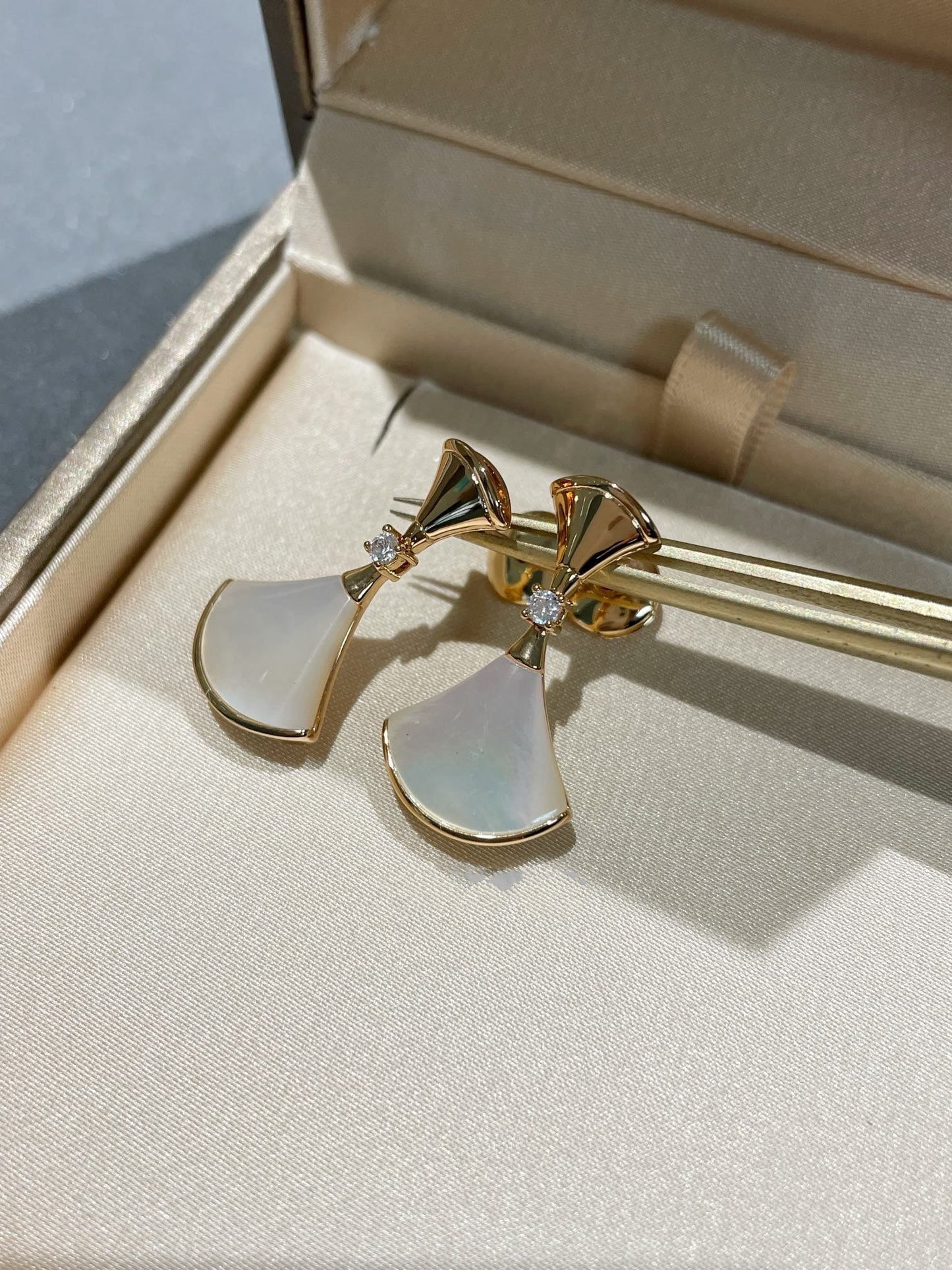 [Lunabriance]DREAM MOP 1 DIAMOND EARRINGS