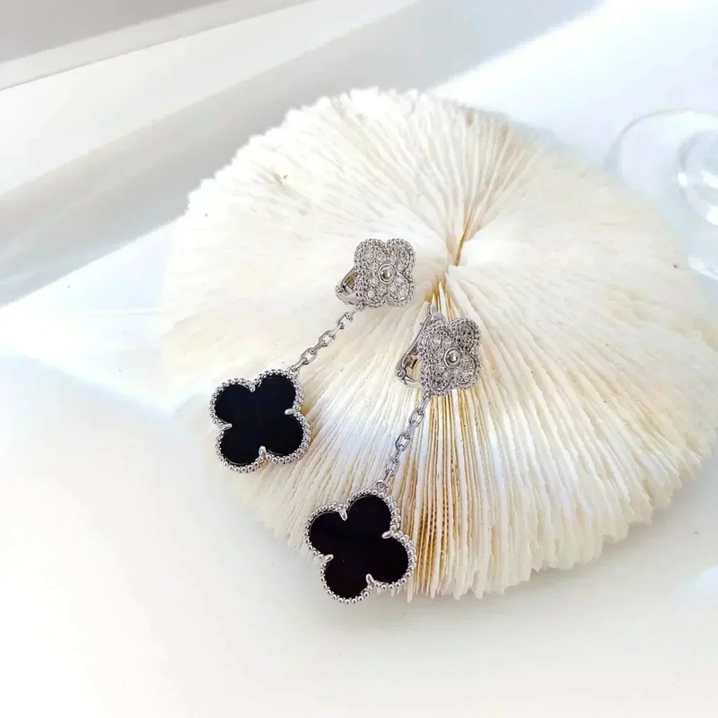 [Lunabriance]CLOVER 2 MOTIFS  DIAMOND ONYX EARRINGS SILVER