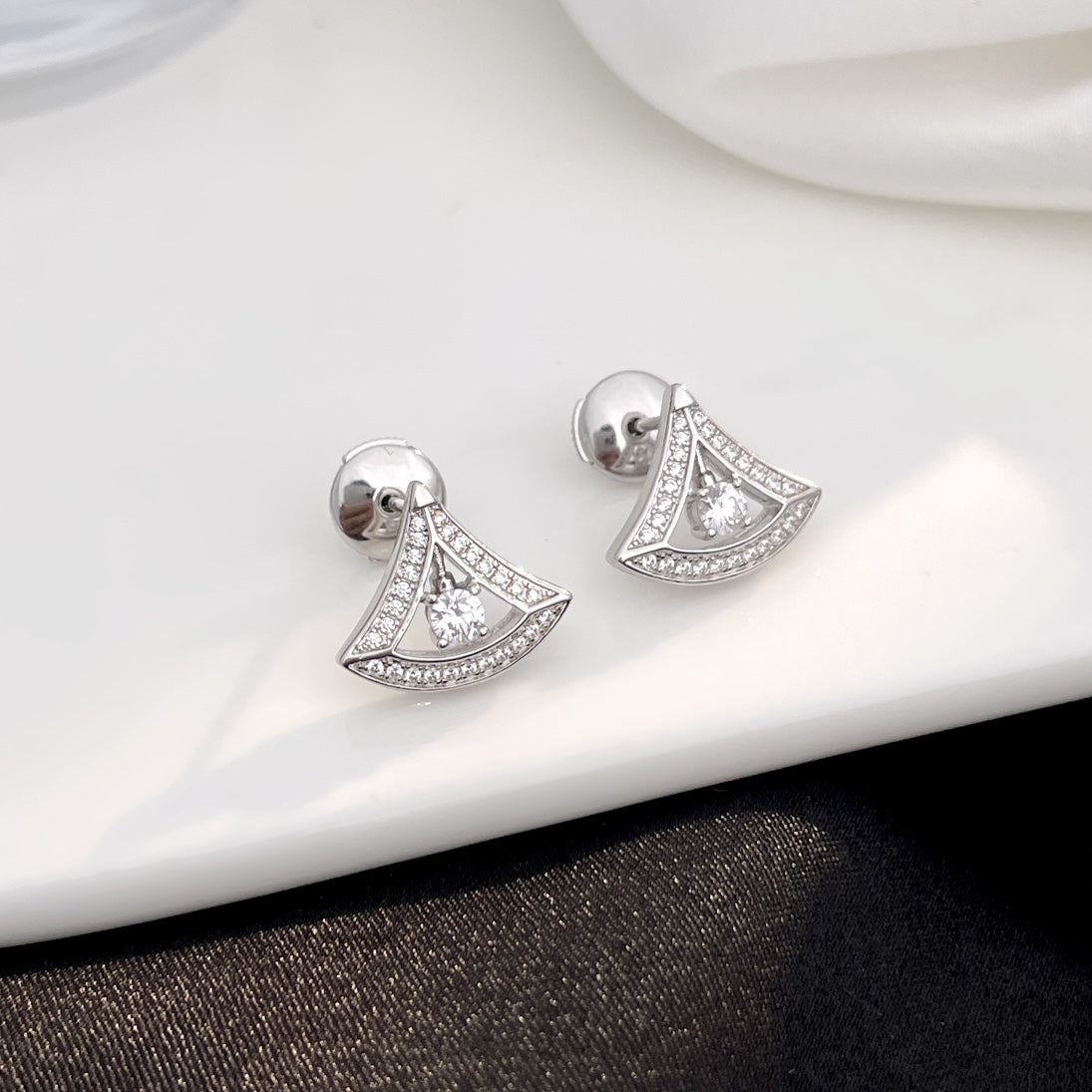 [Lunabriance]DREAM MINI DIAMOND STUD EARRINGS