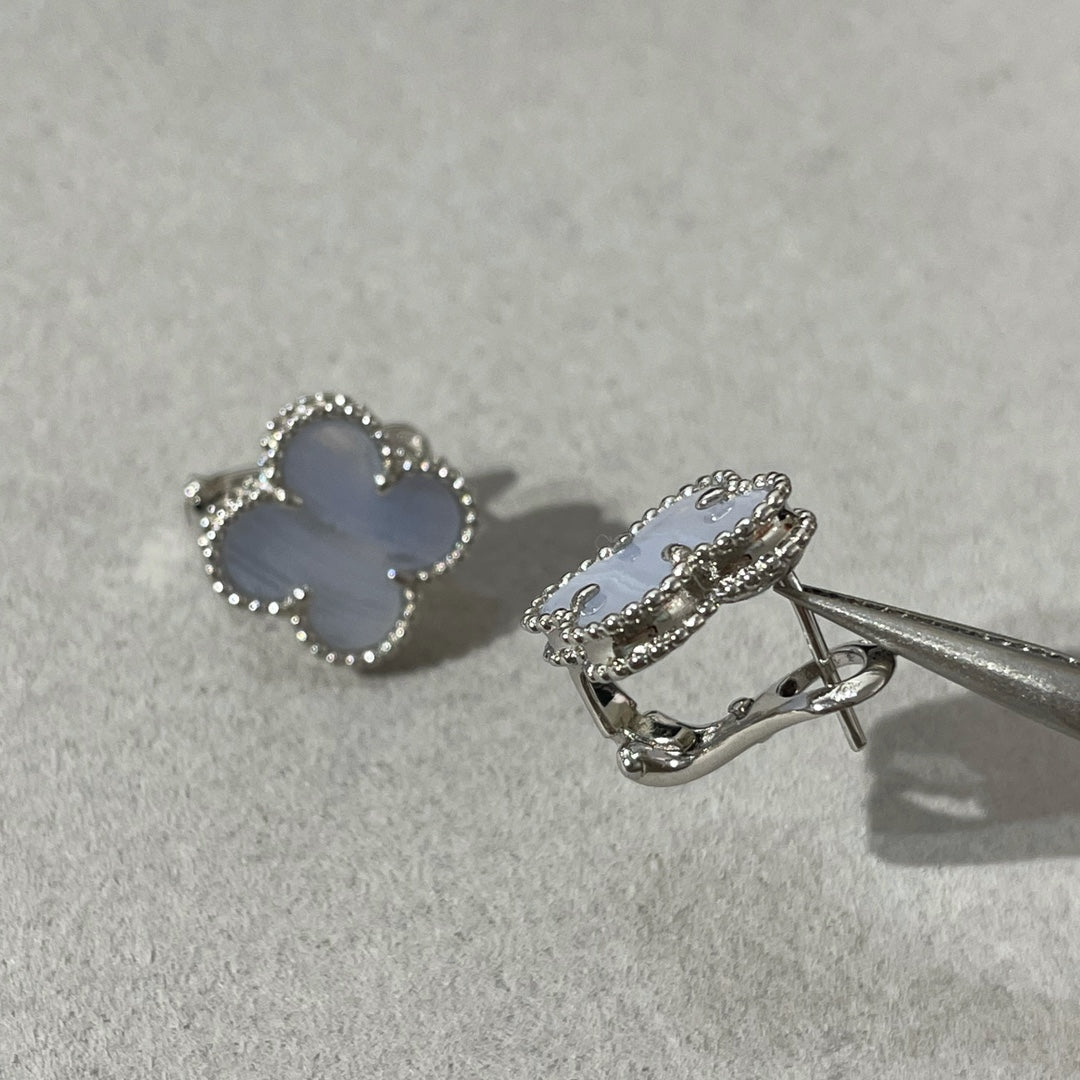 [Lunabriance]CLOVER CHALCEDONY SILVER STUD EARRINGS