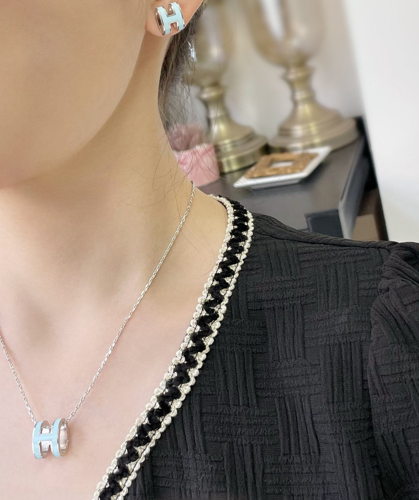 [Lunabriance]POP H SKY BLUE STUD EARRINGS