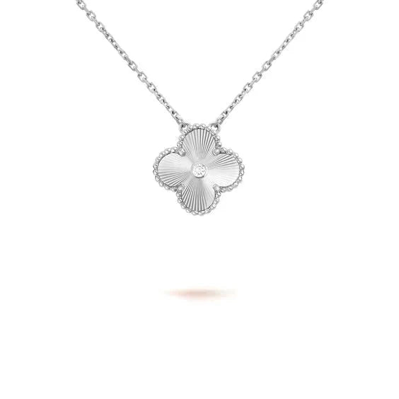 [Lunabriance]CLOVER  15MM DIAMOND LASER NECKLACE SILVER