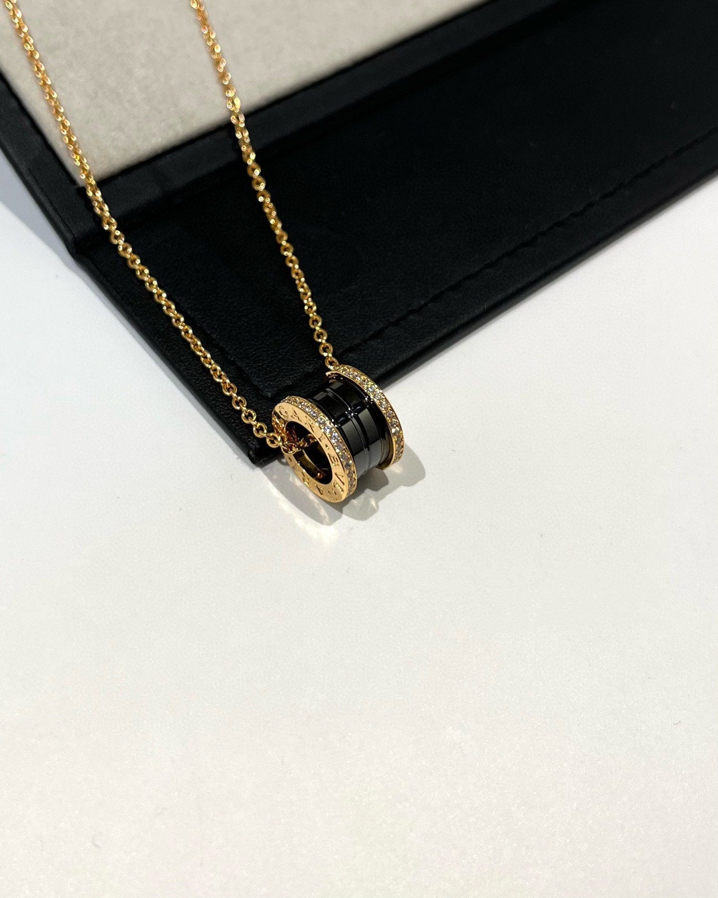 [Lunabriance]ZERO 1 BLACK CERAMIC DIAMOND PINK GOLD NECKLACE